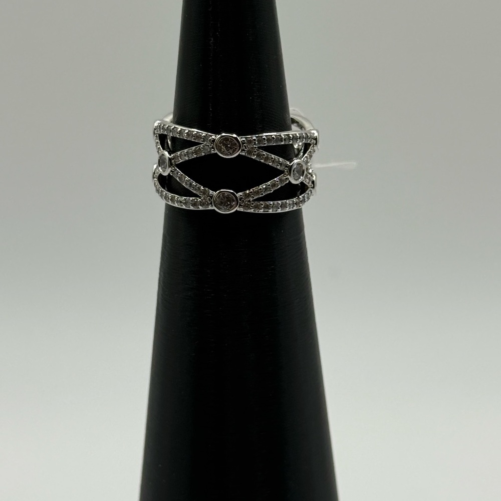 Intricate Crossover- Size 8